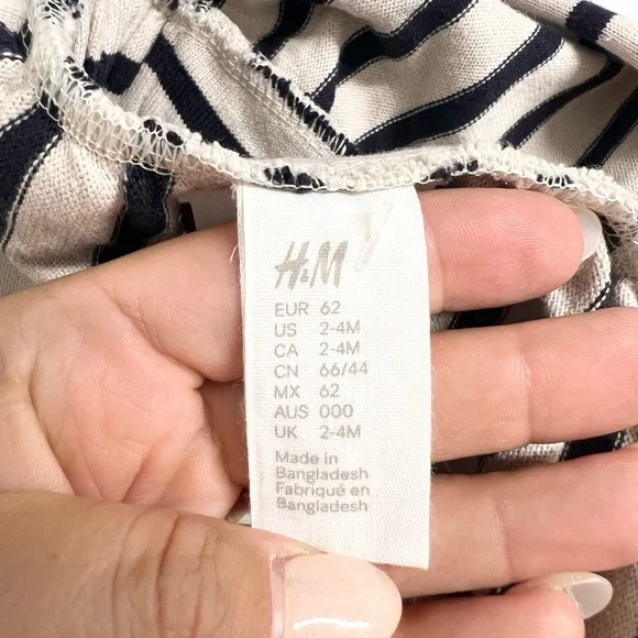 EUC H&M 2-4 Months Stripped Dress with Pockets - Picture 6 of 6